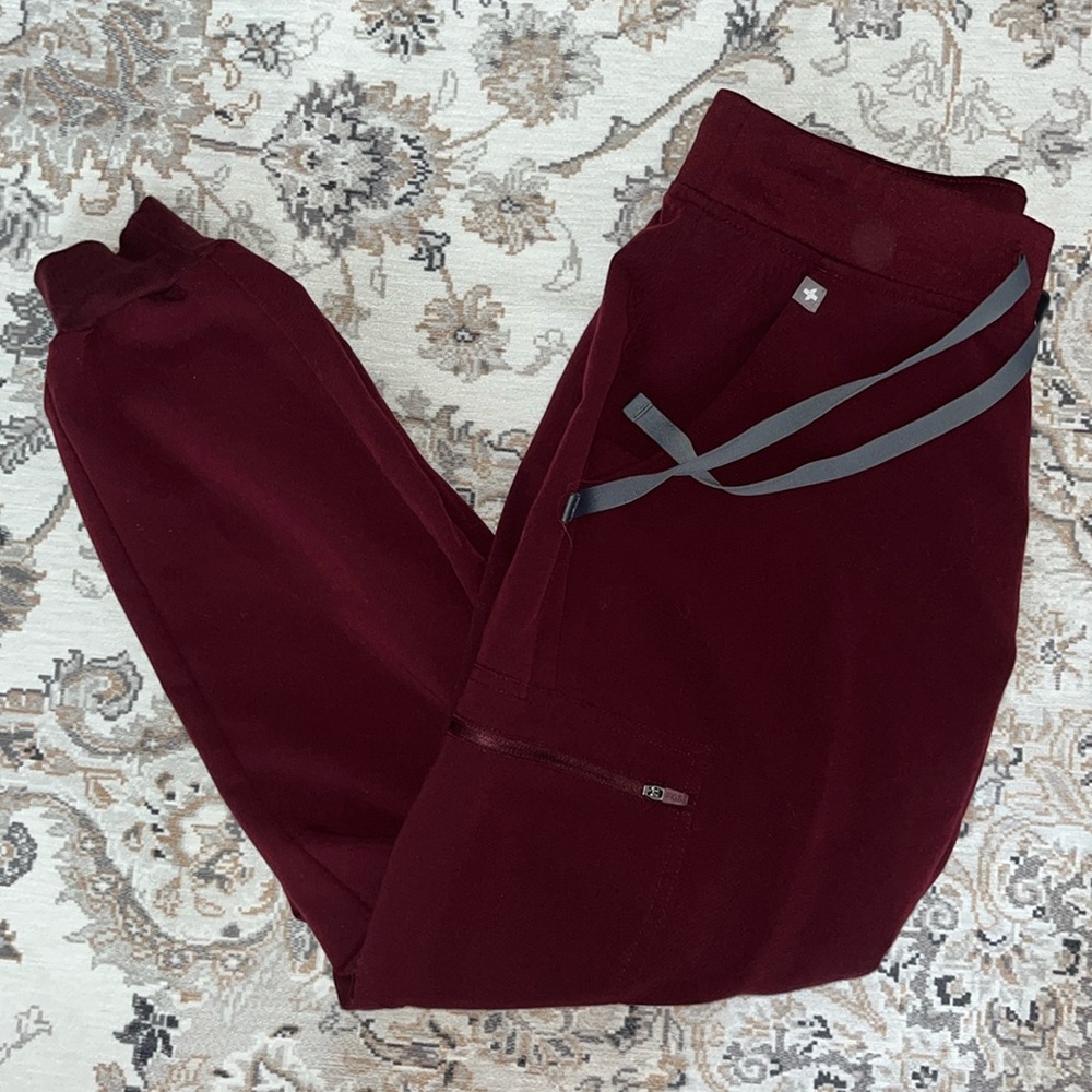 FIGS ZAMORA BURGUNDY SCRUB PANTS